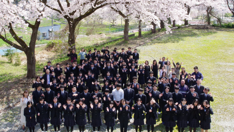 桜の下で３